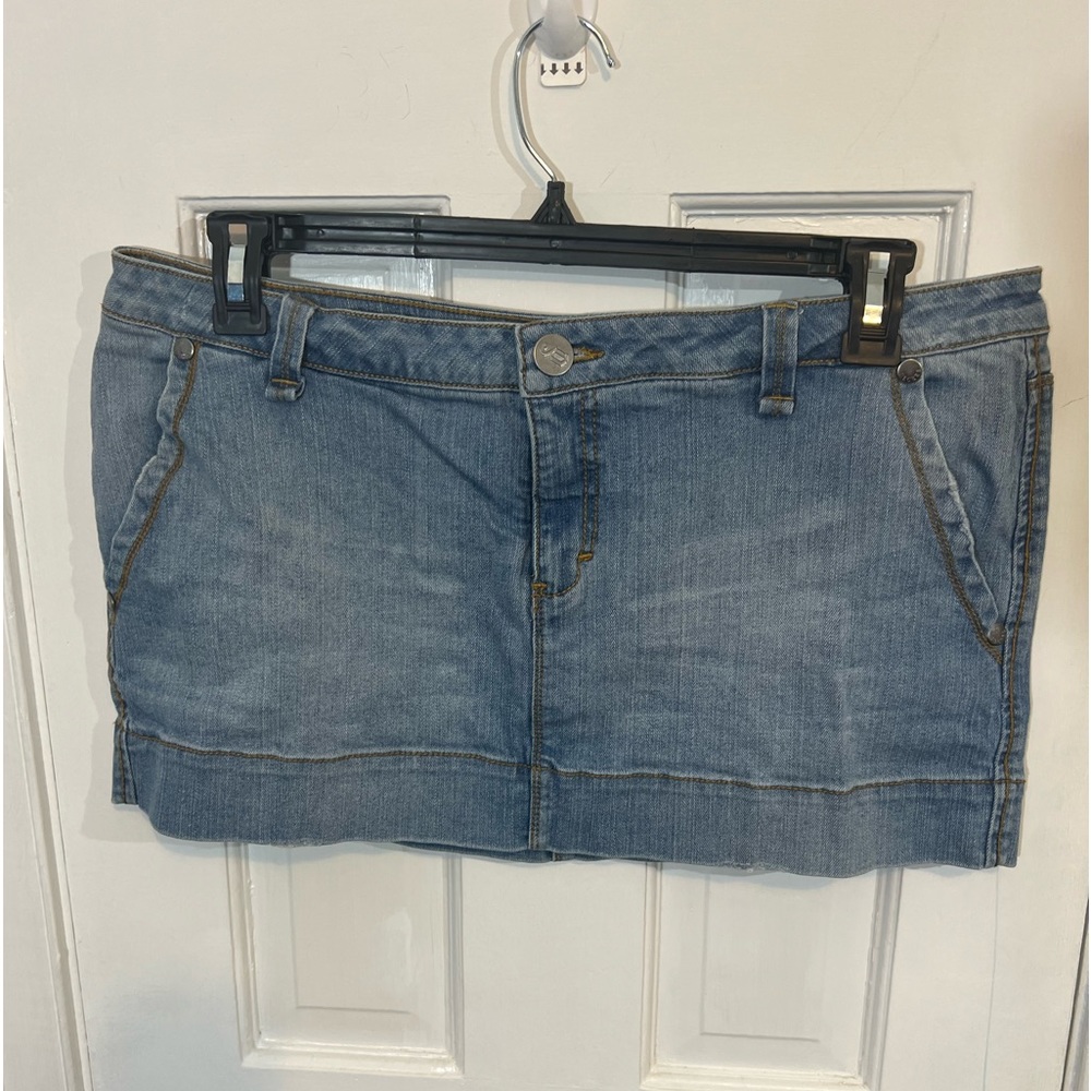 Juniors Decree mini skirt